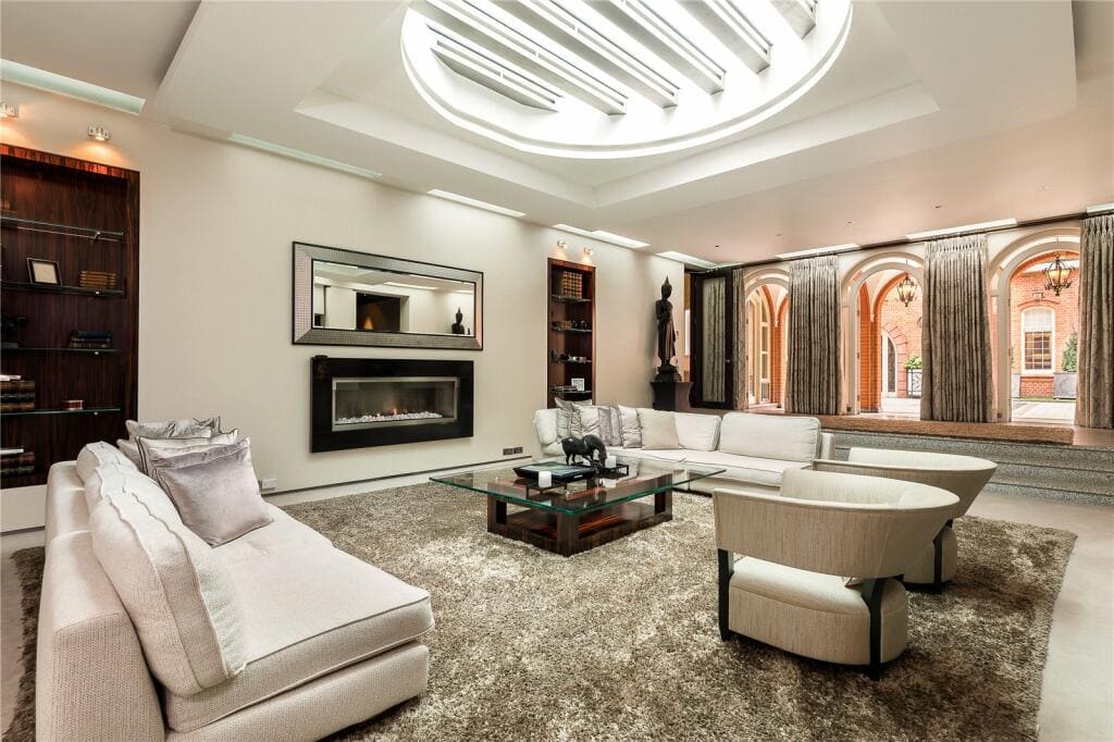 Vasant Vihar new delhi property rates Rs 15 cr onwards