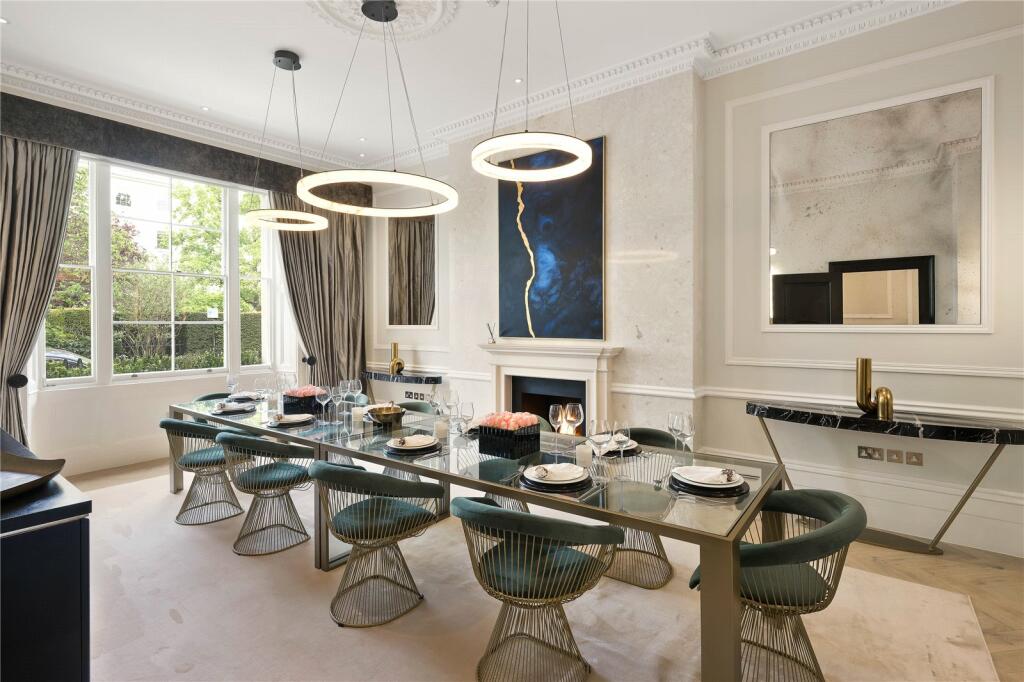 Luxury apartments for rent in Defence Colony, New Delhi with modern interiors and prime location near metro and markets.